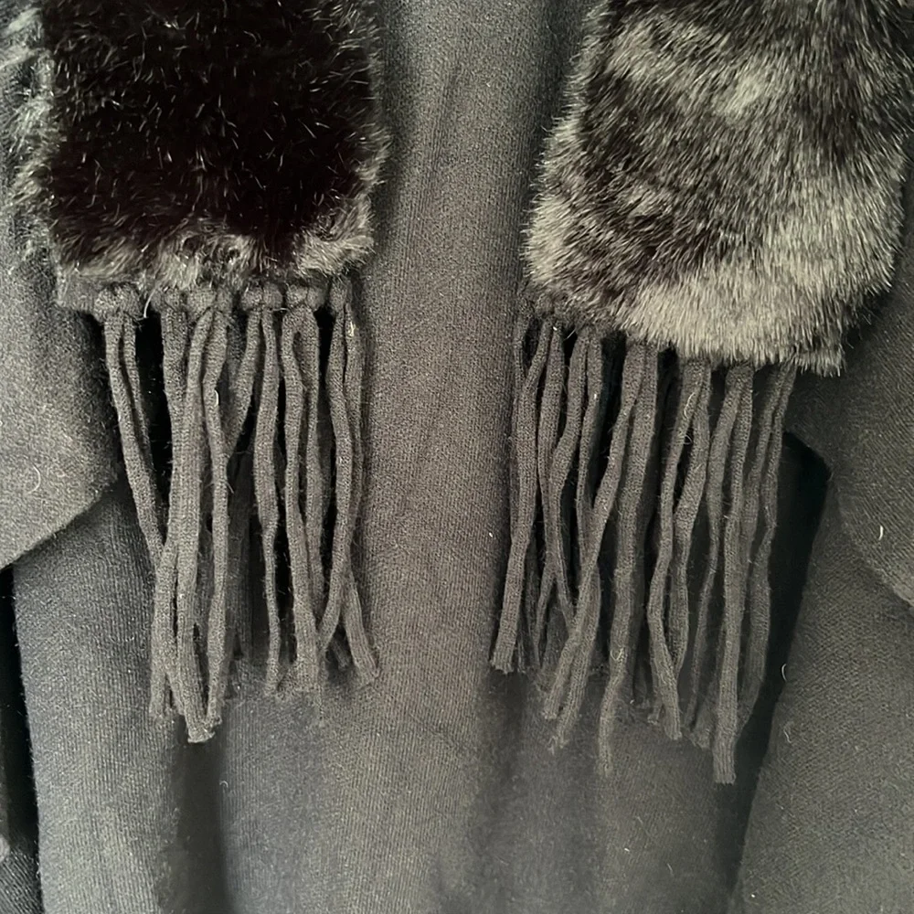 Ariat - faux fur/fringe open cardigan - Picture 6 of 6